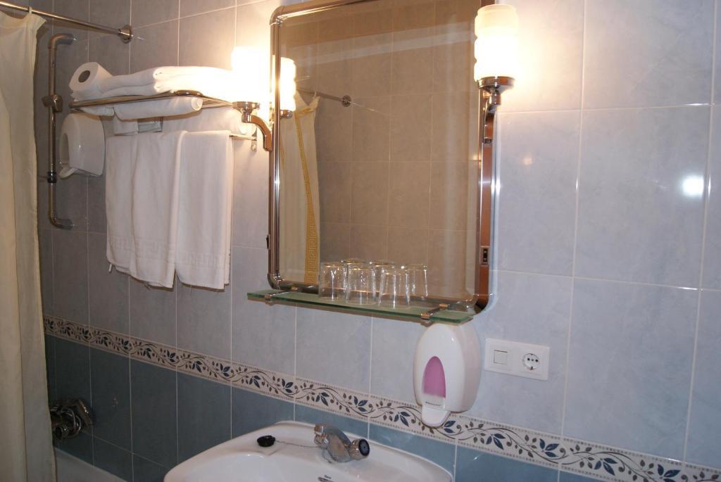 Hotel Alameda Alba De Tormes Room photo